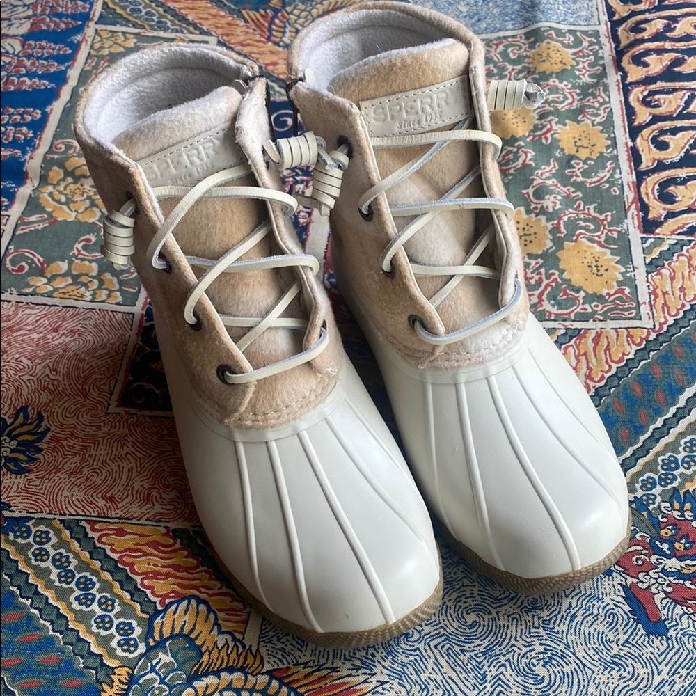 Sperry Saltwater Buffalo Check Duck Boots Bone Size 7